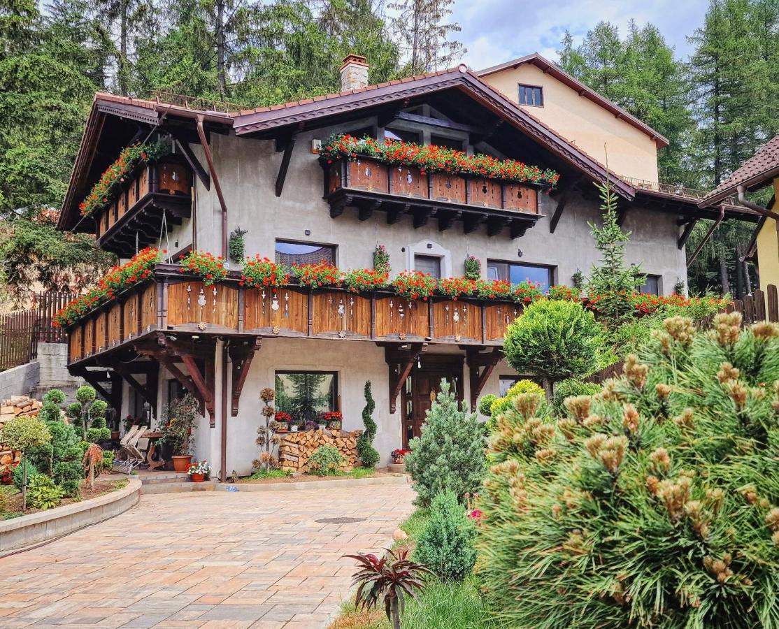 Amor Tirol Busteni (Adults Only) エクステリア 写真